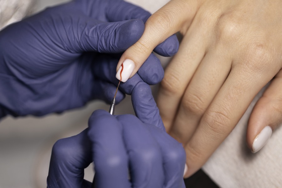 Trattamento unghie e nail art